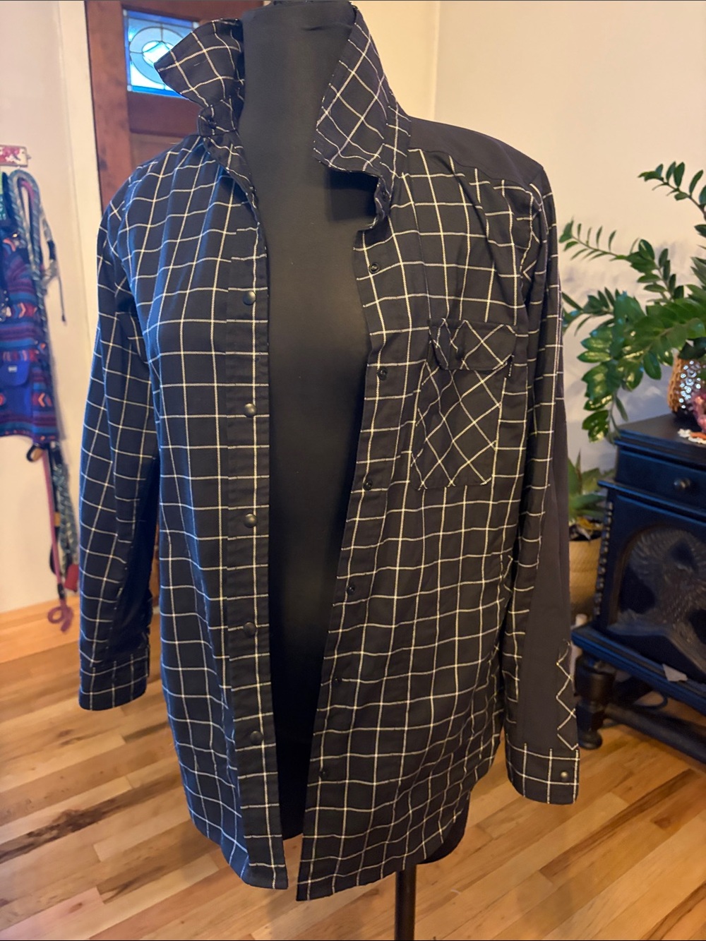 Burton women’s Black Windowpane Button-Up Jacket